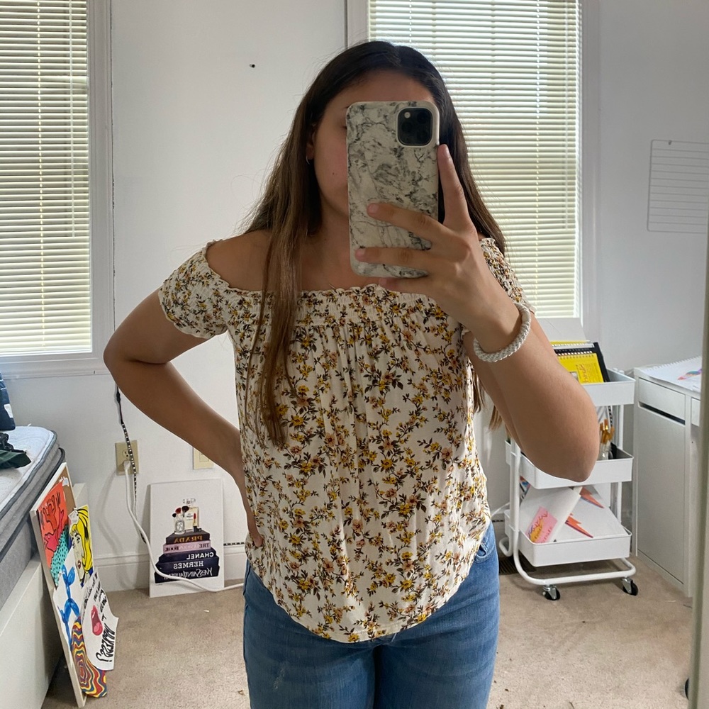 Off the shoulder American Eagle top